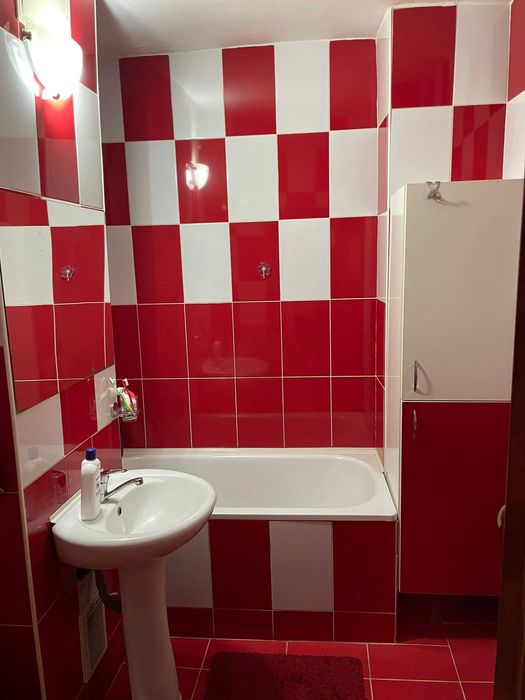 Vând apartament cu 2 camere.