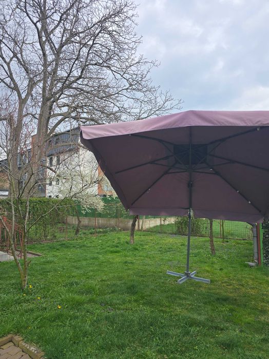umbrela mare de terasa si gradina