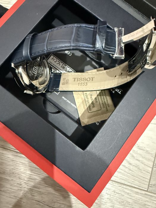 Продавам  оргинален мъжки часовник TISSOT