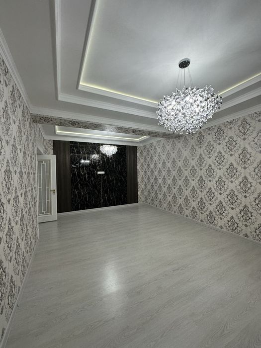 Уй сотилади 10 квартил ропарсдан уч километир