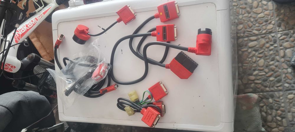Vand tester auto profesional SnapOn Solus Pro EESC316 si tester Bosch Tech 2
