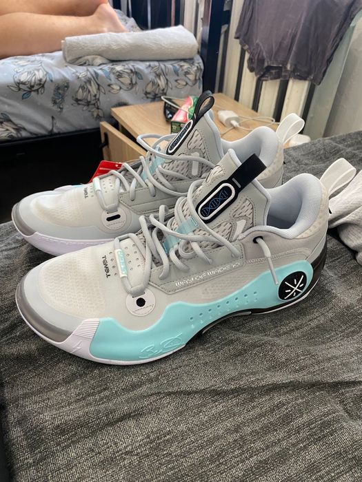 Звони и сообщение напиши