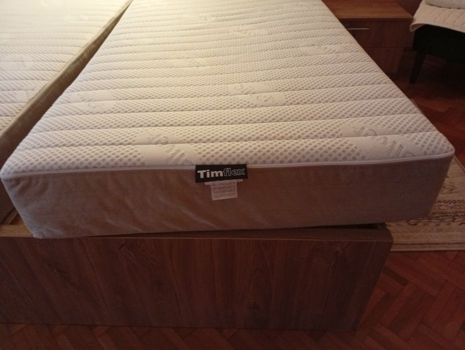 Vind 2 saltele din spuma .