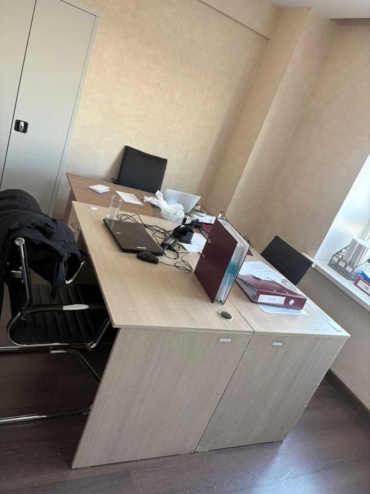 Продаю Столы, стулья и тумбы. Самовывоз!