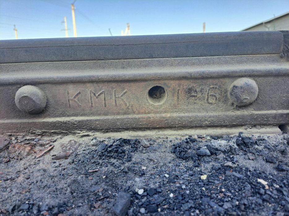 Рельс Р43 с деревяными шпалами 884 метра