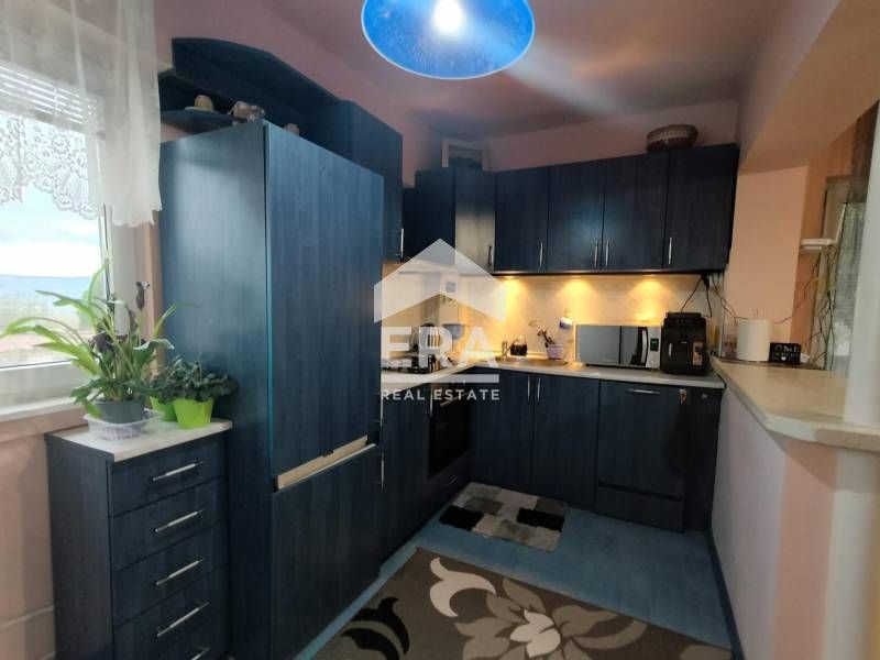 Продава се Къща в Девня - 210 кв.м за 881 €/кв.м - Снимка #11