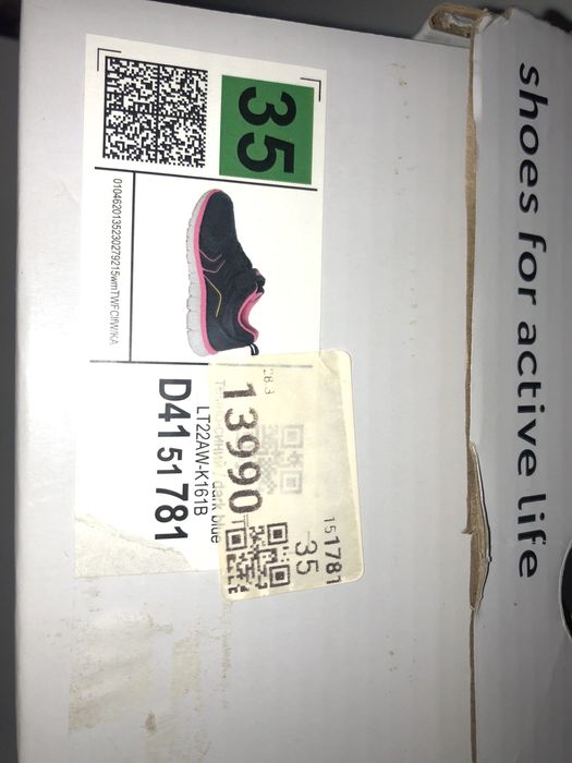 Новые. Отличные дыщащие кроссовки. Скидка %