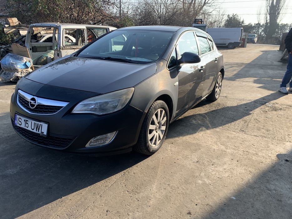 Piese opel astra j motor 1.4 A14XER 2012