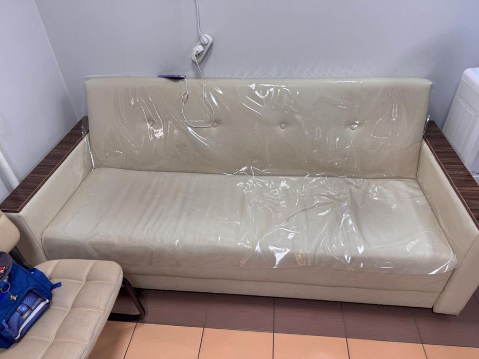 Диван экокожа 2метр и 2 шкафа