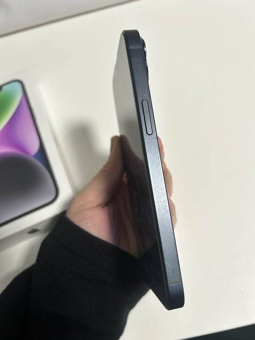 Продавам  iphone 14