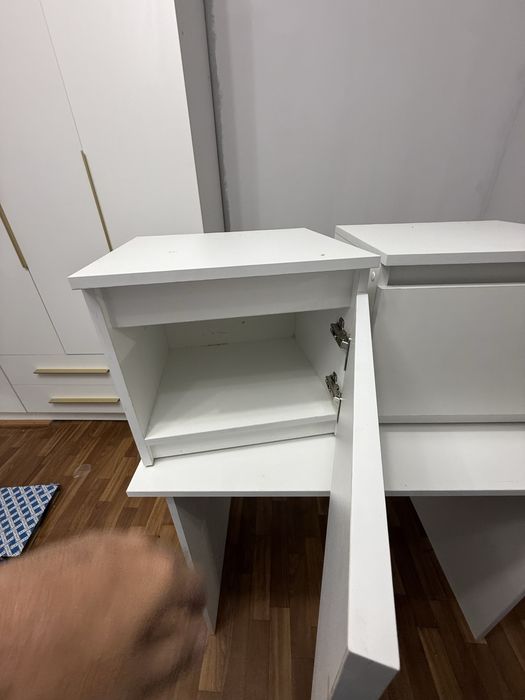 Шкаф,кровать , тумбы ,стол срочно