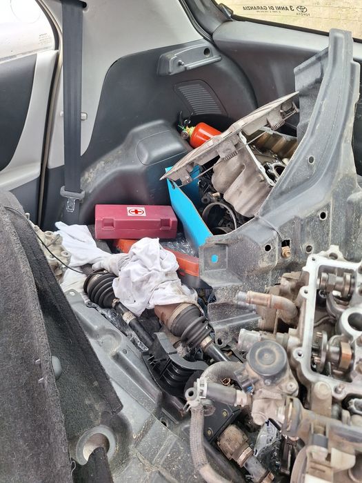 Toyota Yaris 1.0 На Части