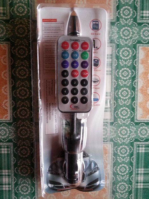 Modulator /Mp3 auto cu telecomanda si ecran LCD, USB si CARD