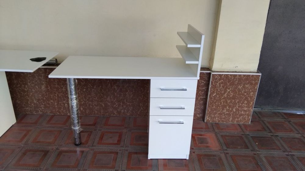 Маникюрный трансформер стол.