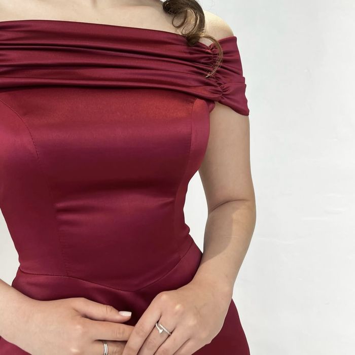 красное вечернее платье