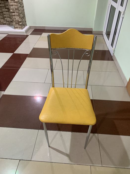 Стулья доя кафе и гостивых.