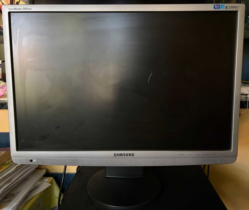 Компютър Samsung 2243WM + Кутия + Клавиатура
