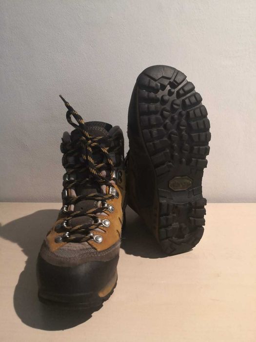 Ghete MEINDL mărimile 38 / 38.5 / 42