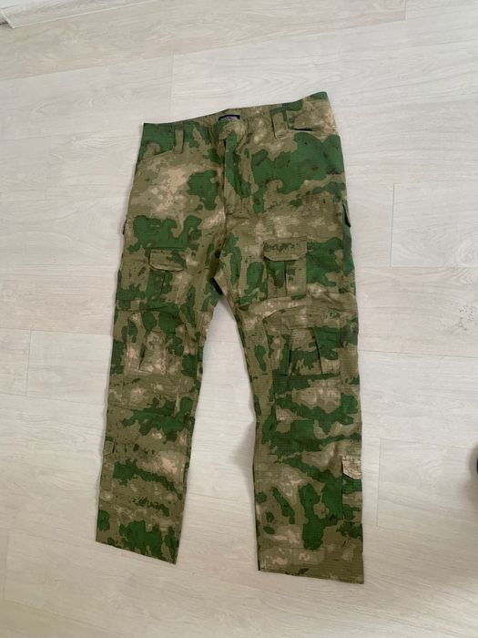 Камуфлажен тактически панталони И шапка