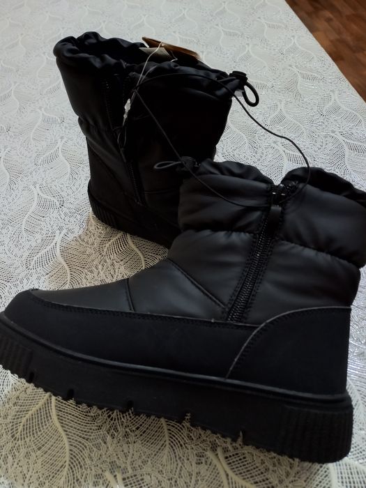 Полсапожки для девочек новые.