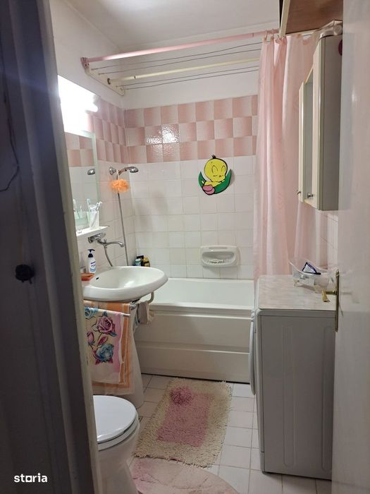 Apartament cu 2 camere etaj 3 din 4 zona P-ța București-Gara Centrală
