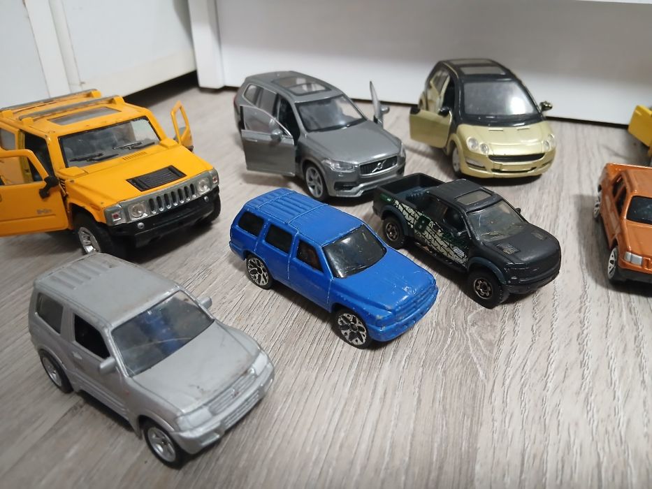 Метални коли ..ии