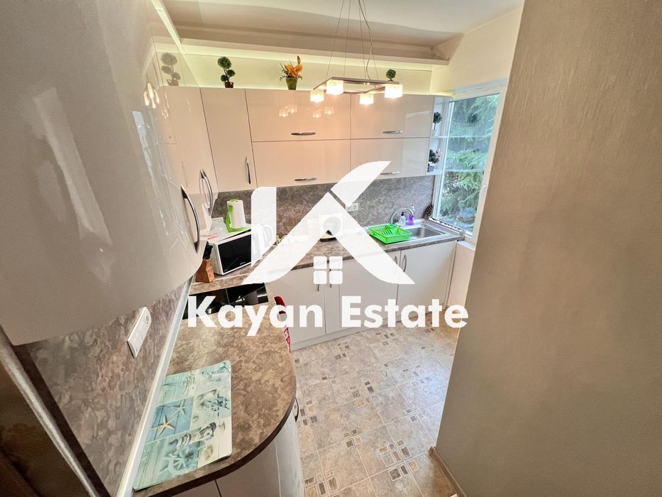 Дава се под наем Двустаен апартамент в Бургас, Център - 70 кв.м за 500 € - Снимка #2