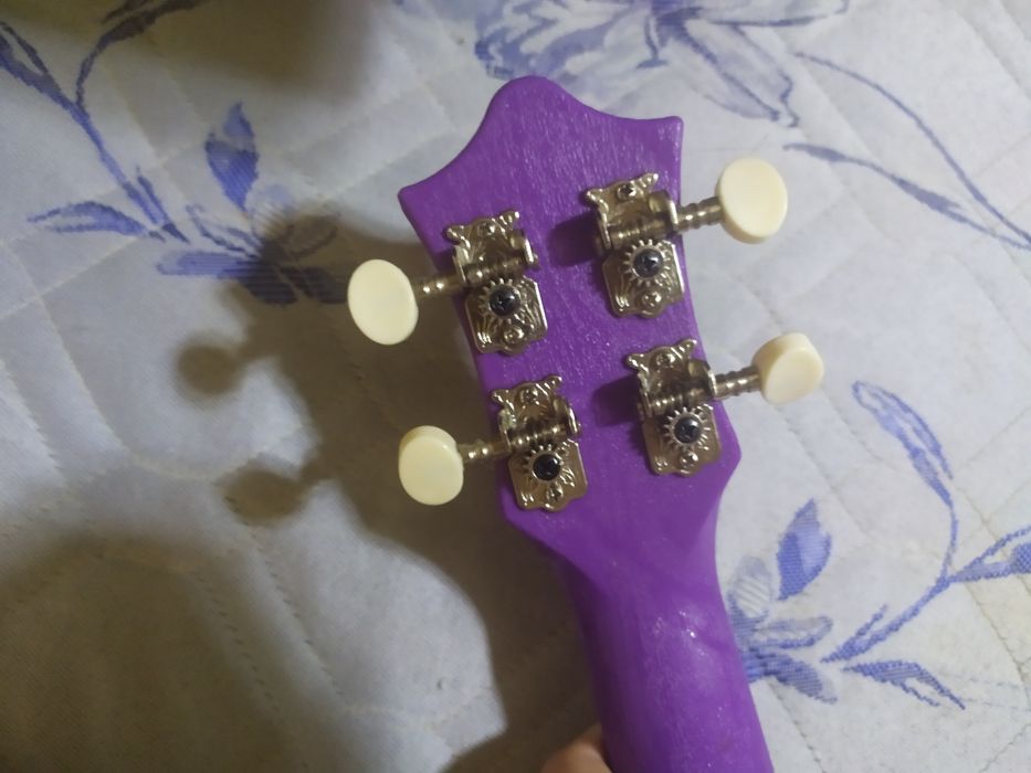 Продам укулеле Tutti