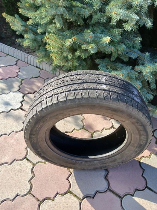 Продам комплект зимней резины