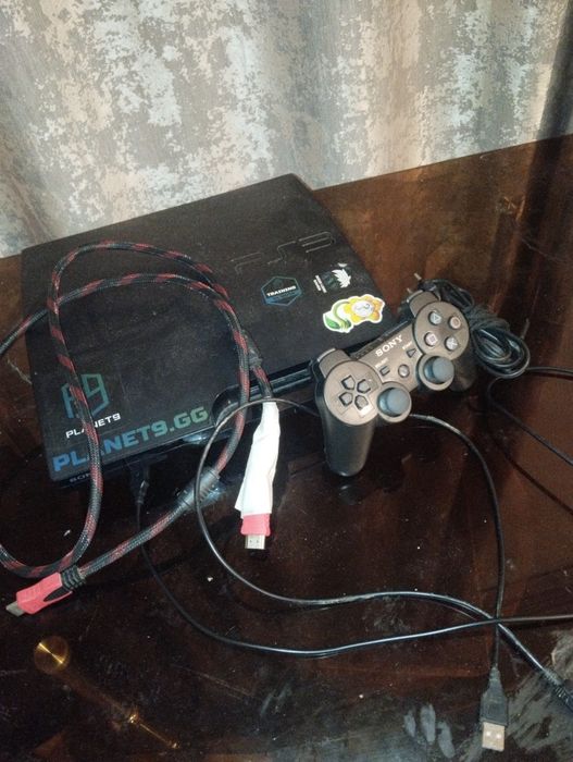 Playstation 3 Slim . Не сломан. С Hen