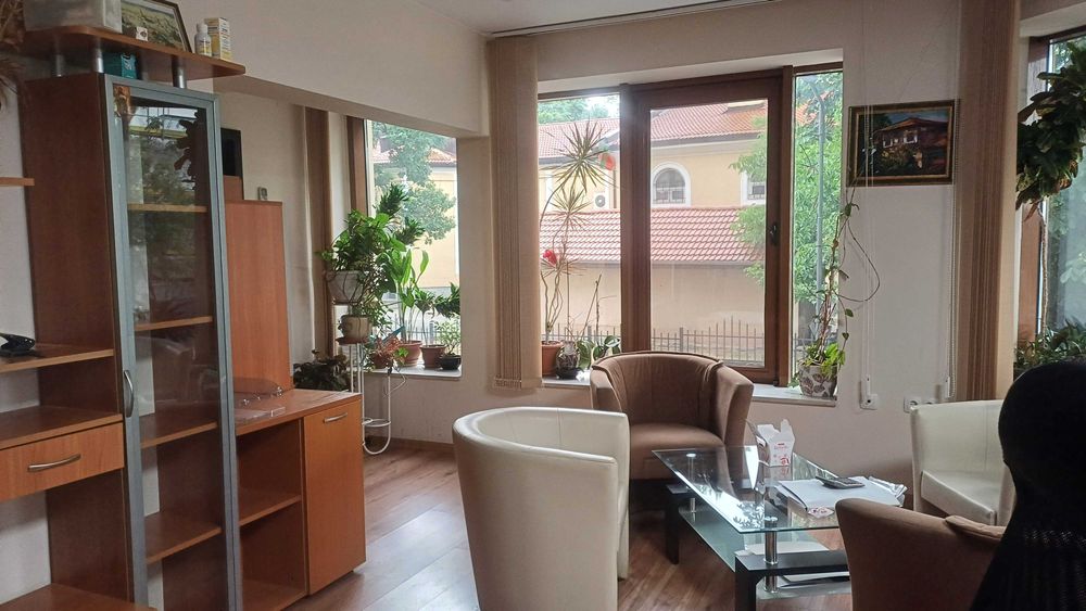 Продава се Офис в София, Оборище - 246 кв.м за 3202 €/кв.м - Снимка #2