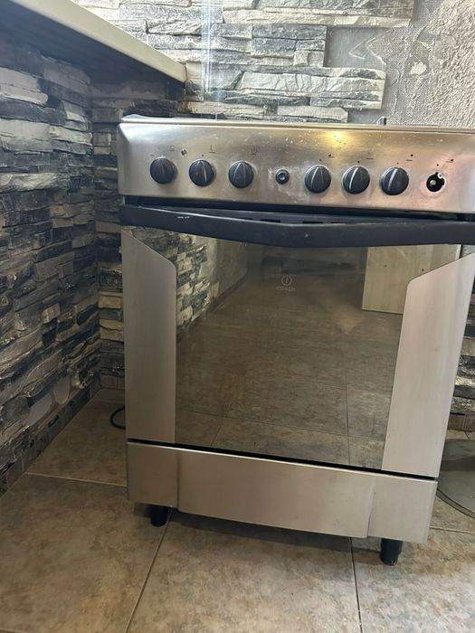 Продам плиту газовую! Б/у