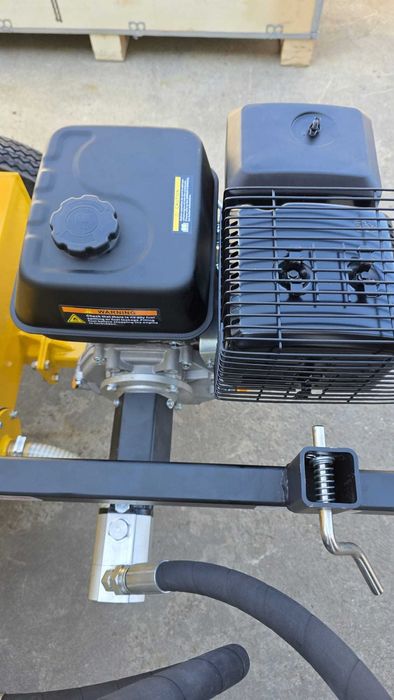 Despicator 35 tone cu motor benzina 15 CP