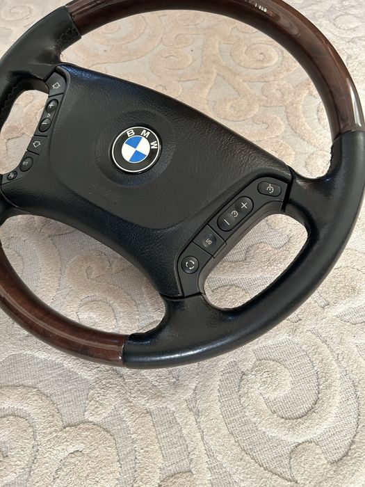 Продам руль  е39