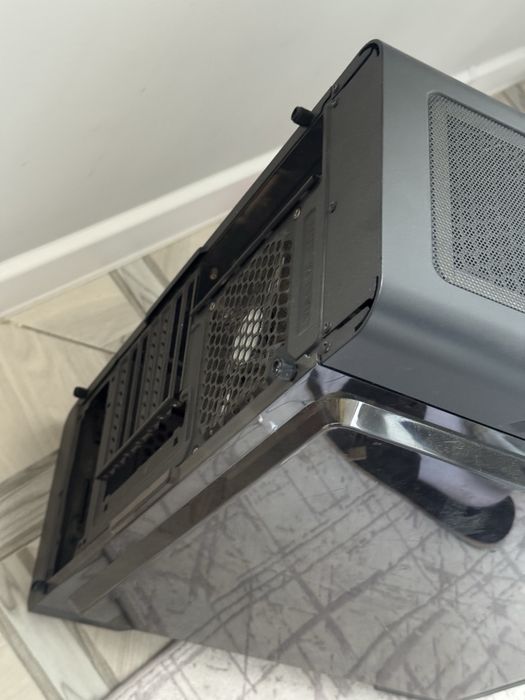 Продам 2 корпуса ПК