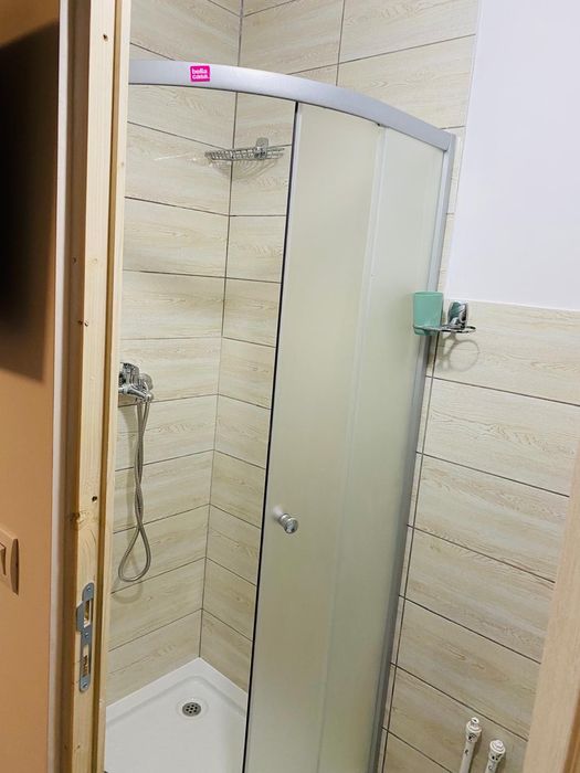 Camera camin cu baie proprie de inchiriat