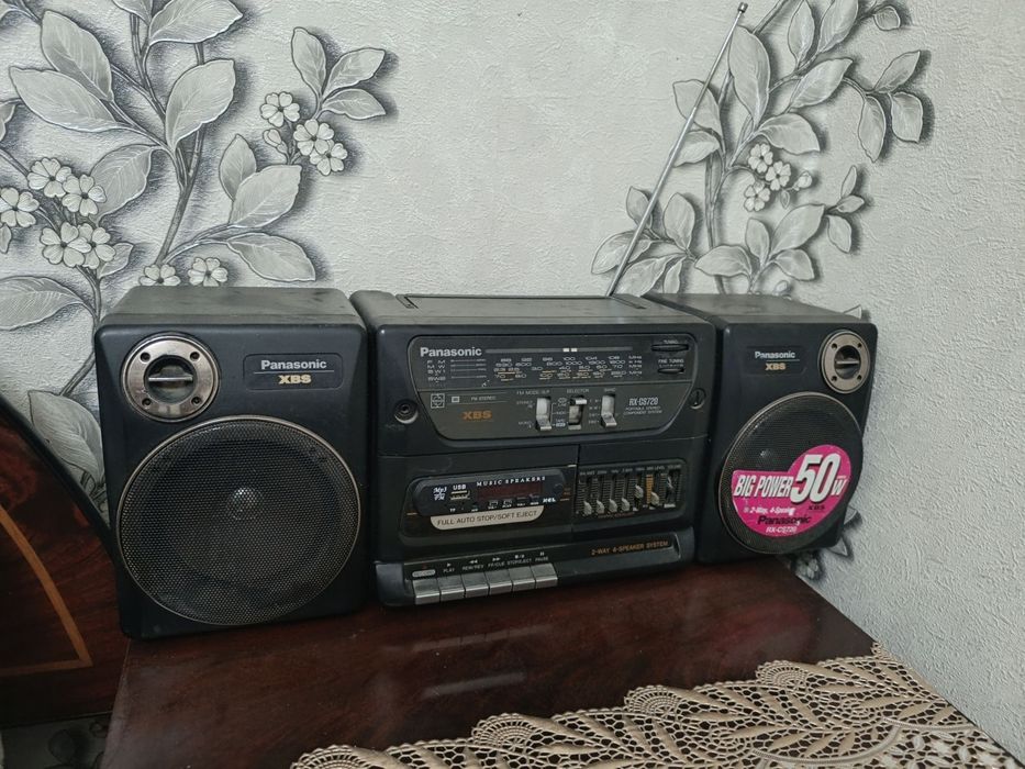 Televizor LG 21/72 diaganal Panasonic mafon va uzdigital tuner T2
