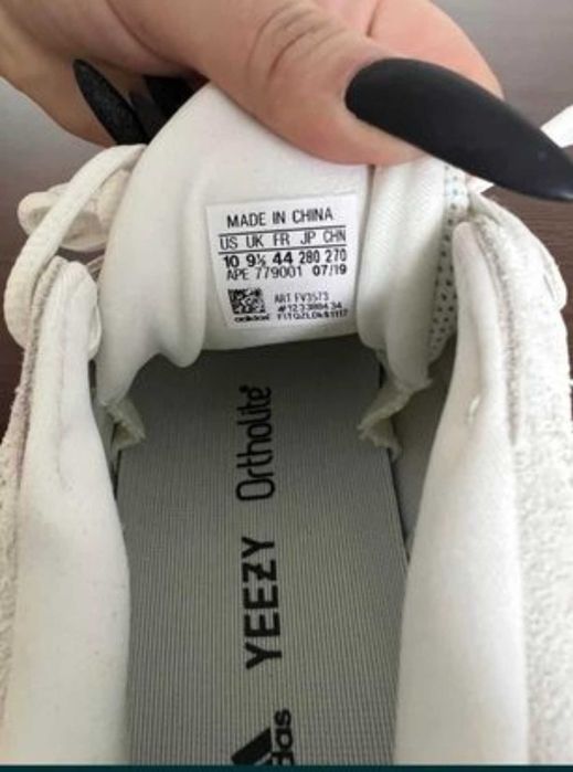 Adidas Yeezy 500 și New Balance 998 ds