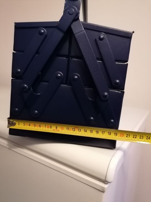 Cutie de scule. PROMAT

Confecționate din tablă de oțel 0.7 mm.
Lăcuit