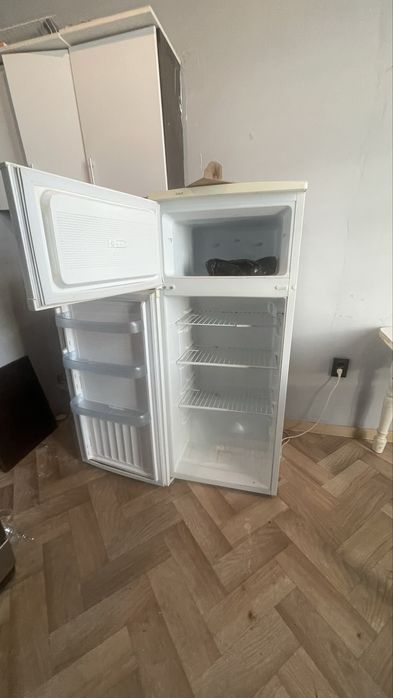 Холодильник рабочий