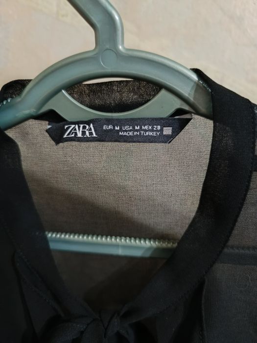 Блузка Zara черная