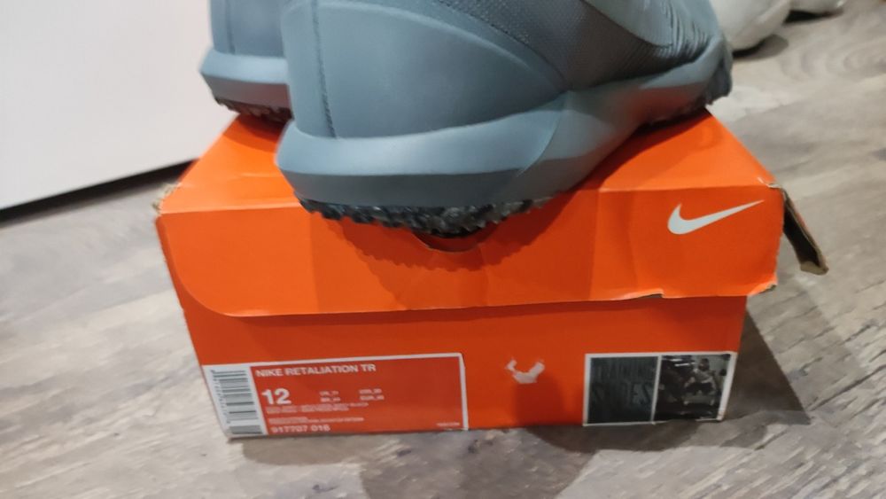 Маратонки найк размер 46