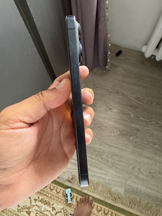 Iphone 15 pro max tatinum blue