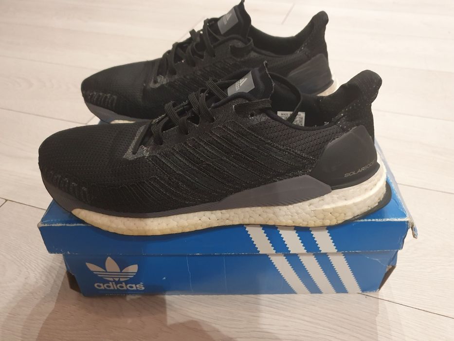 Adidas  Boost  second hand nr 46 originali in cutie