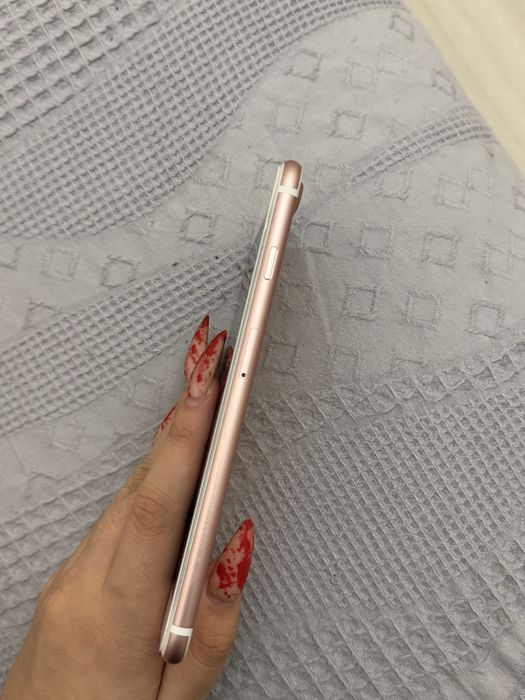 iPhone 7 plus golden rose