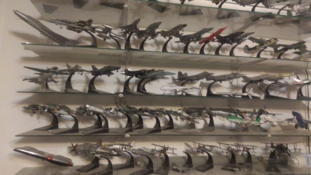 колекция от самолети и хеликоптери