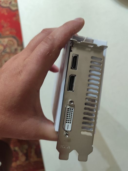 Продам видеокарту рх 580