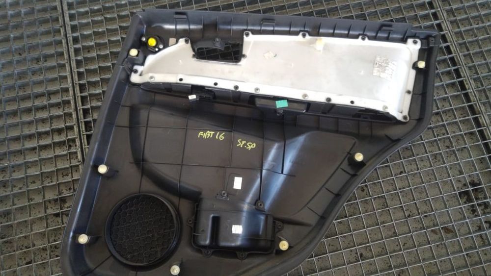 fata tapiterie usa stanga spate fiat sedici 16