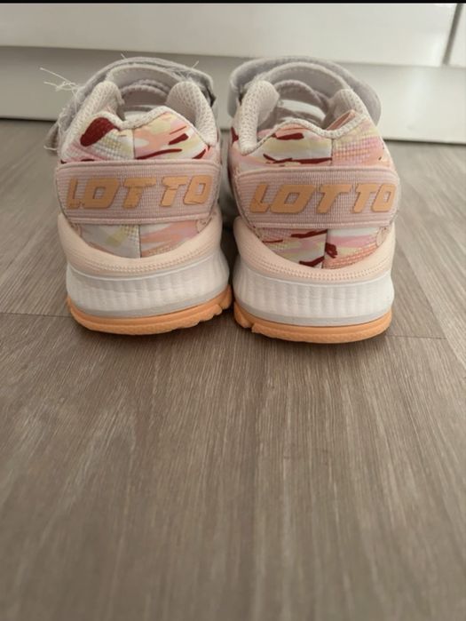 Pantofi sport Loto marimea 25