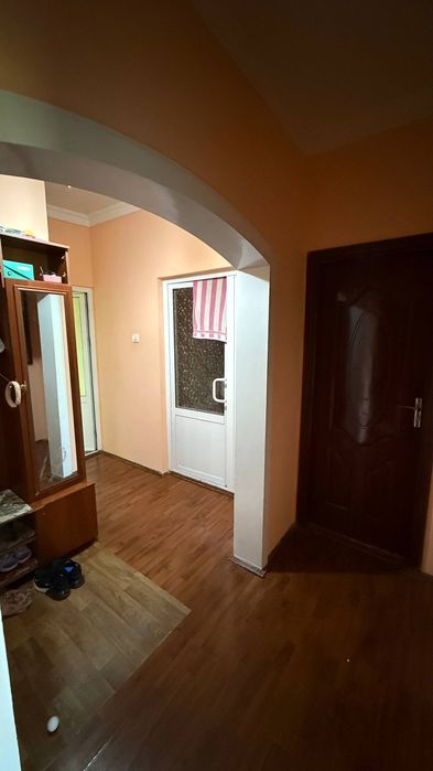 7-mitti tuman ,33-domdan 4 xonali kvartira sotiladi!!!